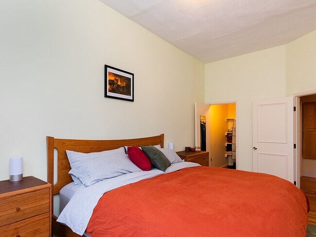 Building Photo - 105 Marlborough St