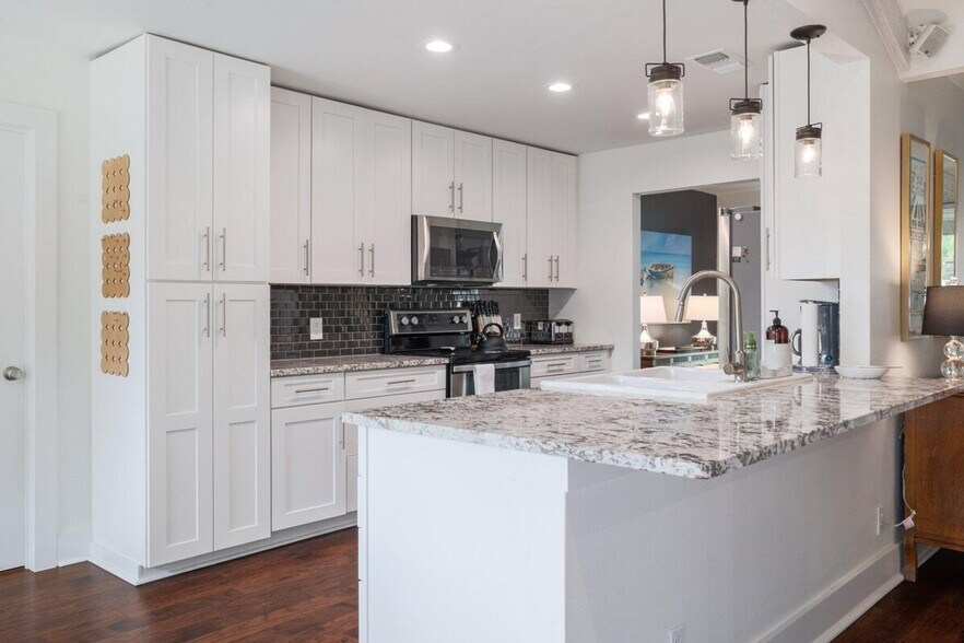 Building Photo - 7107 Scenic Brook Dr