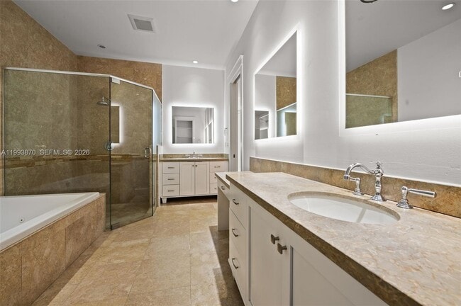 Building Photo - 530 Valencia Ave