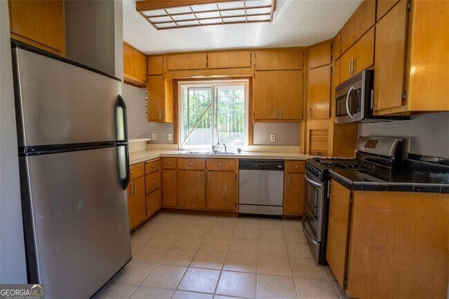 Building Photo - 1540 Magnolia Pl