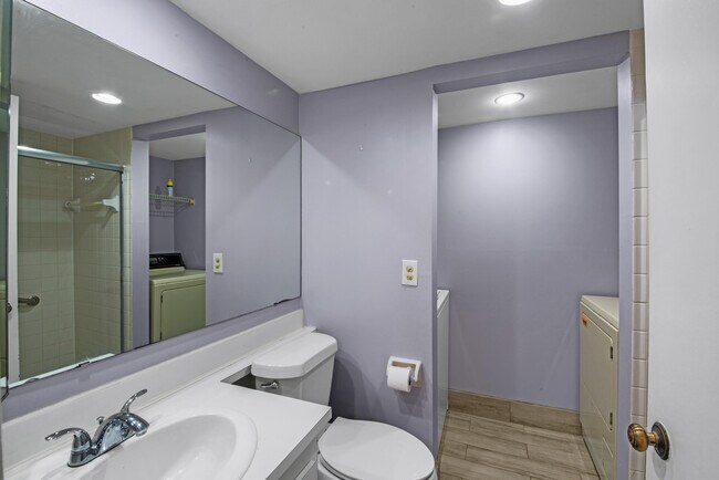 Building Photo - 388 Lake Arbor Dr