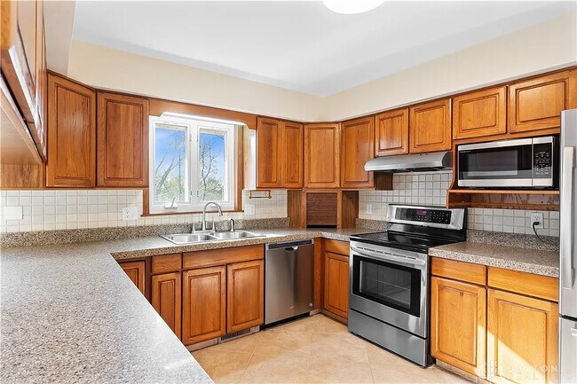 Building Photo - 4500 Acreview Ln