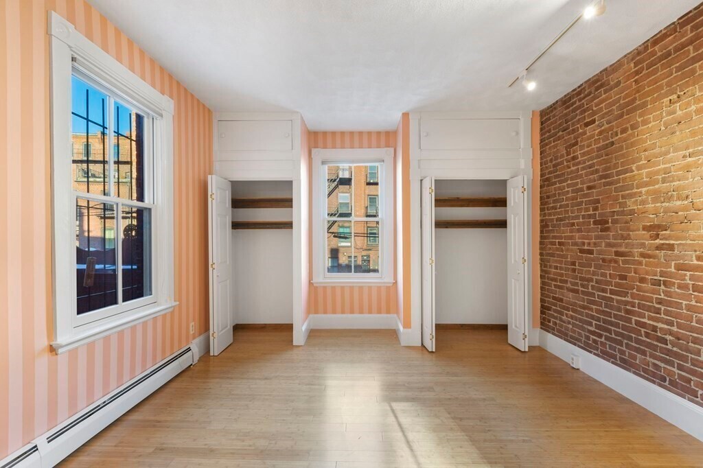 Building Photo - 437 Marlborough St