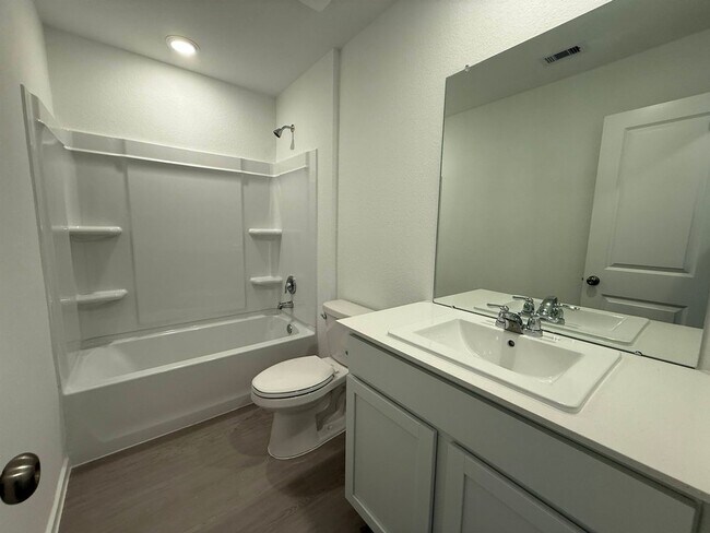 Building Photo - 3108 Twisted Myrtle Dr