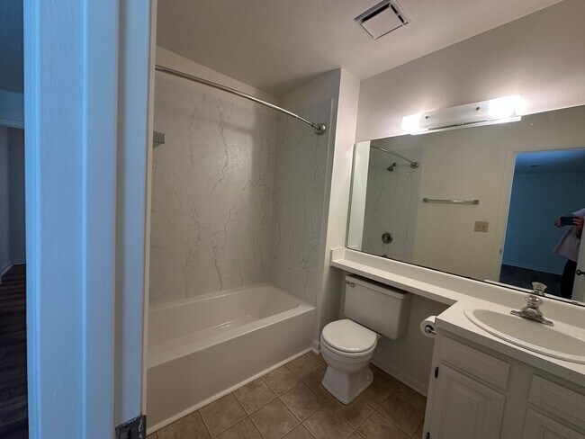 Building Photo - SW County Townhome