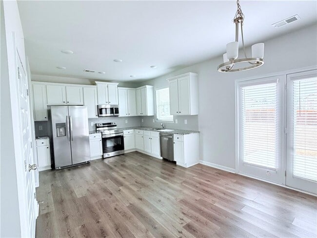 Building Photo - 409 McGinnis Cir