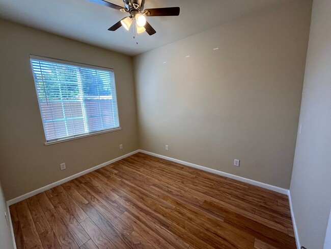 Building Photo - Upgraded and Beautiful Spacious 4 Bedroom ...