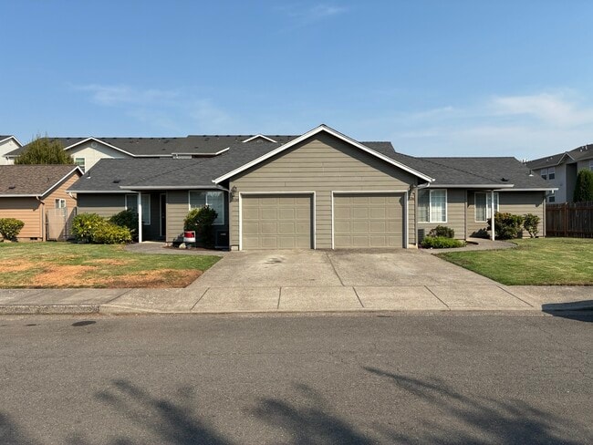 Building Photo - 338 Lost Creek Ct N
