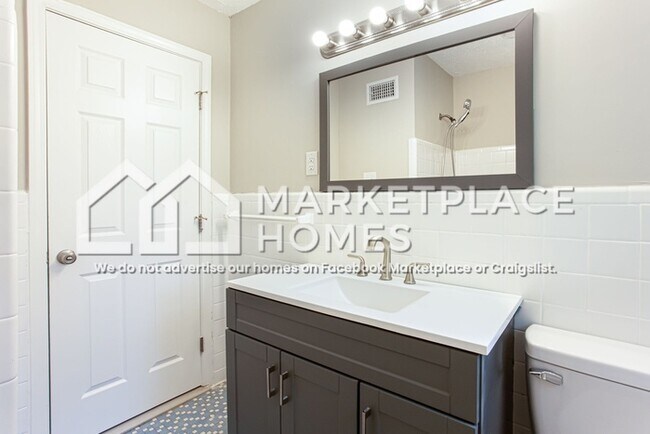 Building Photo - 3516 Maryvale Dr