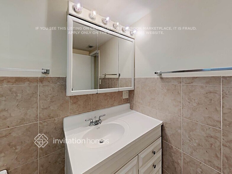 Building Photo - 6005 Murray Hill Dr