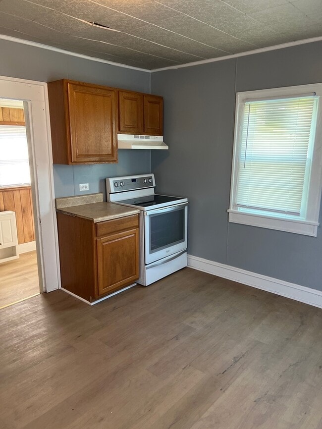 Building Photo - 101 Washington St