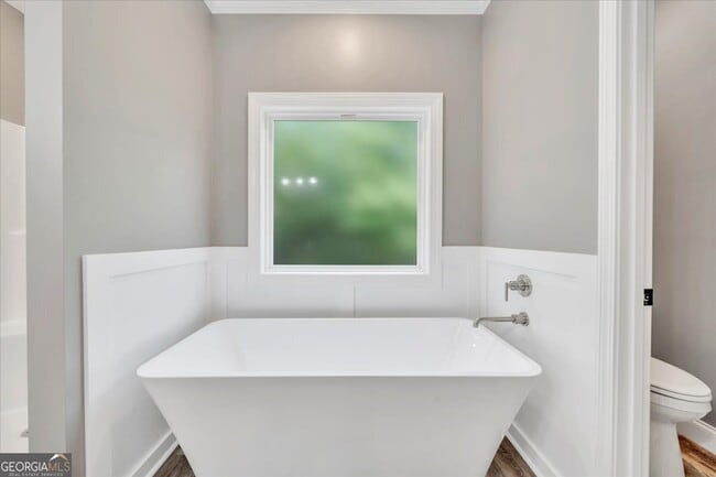 Building Photo - 110 Ryan St