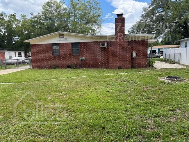 Building Photo - 1851 Ector Rd
