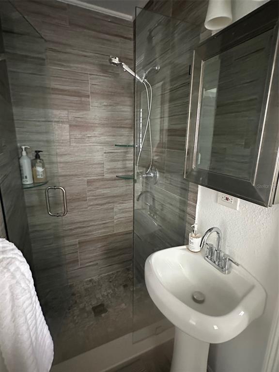 Building Photo - 2610 S Dundee St