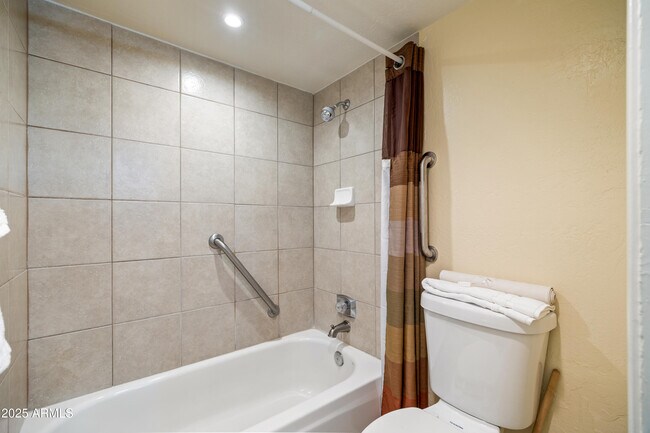 Building Photo - 5829 Buck Springs Rd