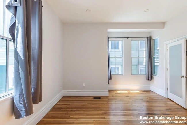 Building Photo - 89 Cedar St