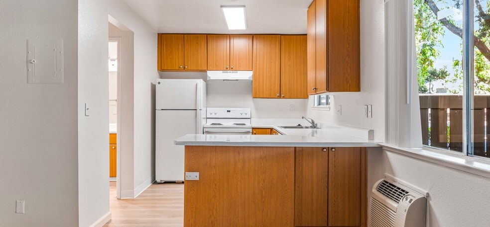 Interior Photo - Almaden
