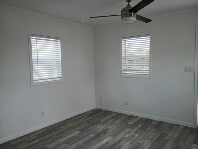 Building Photo - 38 Lily Dr