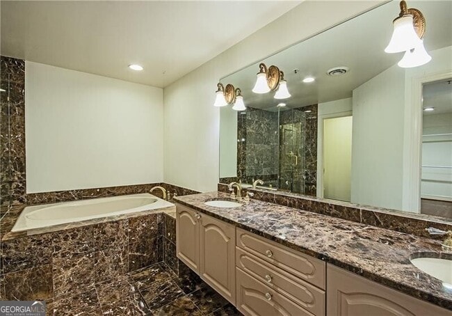 Building Photo - 2660 Peachtree Rd NW