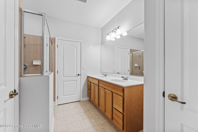 Building Photo - 907 Ocaso Ln