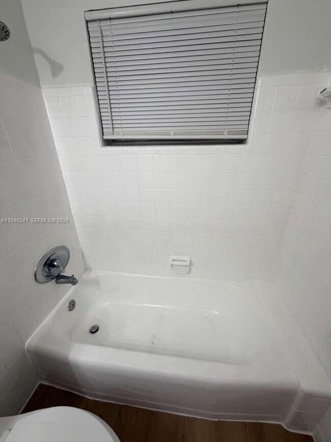 Building Photo - 1221 NW 5th Ave