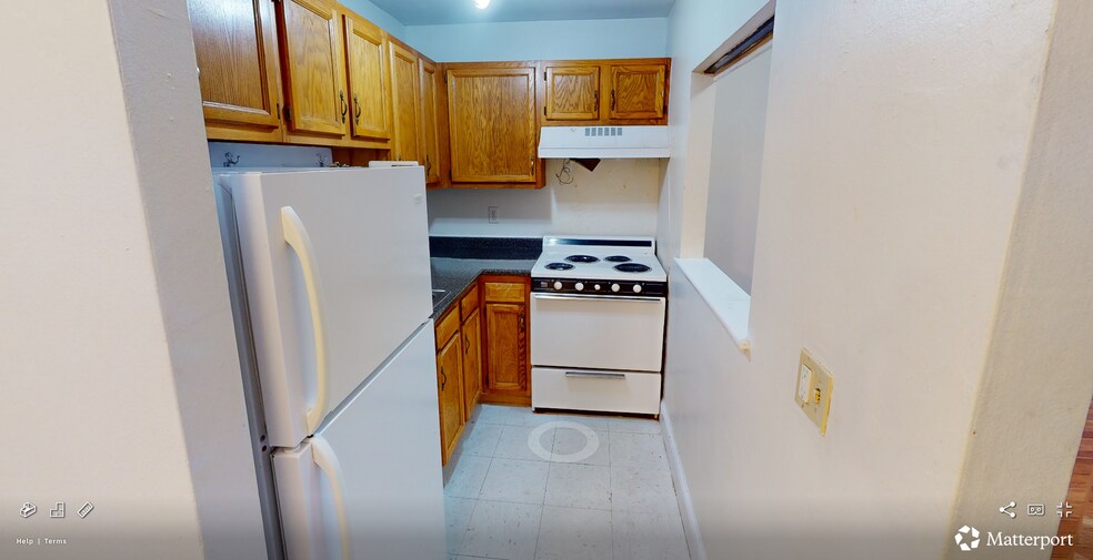 Building Photo - 1563 Beacon St