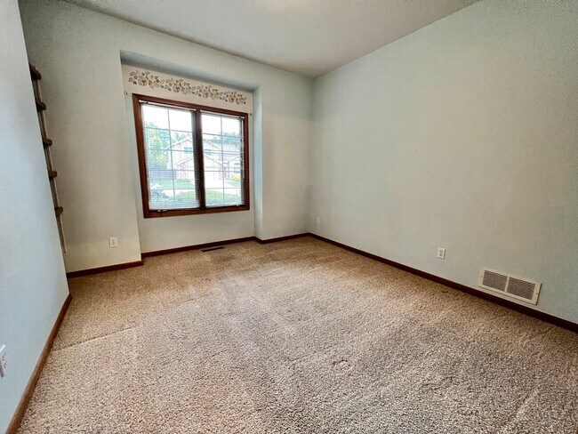 Building Photo - Charming 3 bed, 3 bath Ranch Home in South Fort Collins