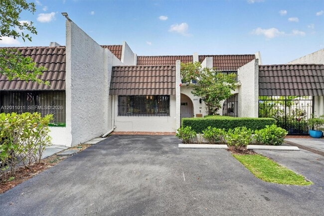Building Photo - 8855 SW 62nd Terrace