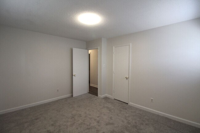 Building Photo - 3 Bedroom home with a Full Basement in Indian Trail!