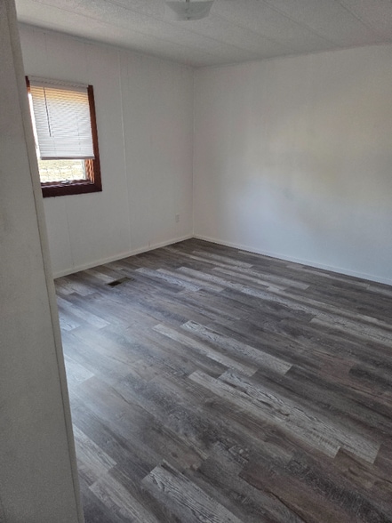 Building Photo - 220 17th Ave