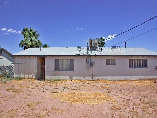 Building Photo - Check  Out This Charming 3 bedroom 2 bathroom in South Scottsdale Neighborhood!