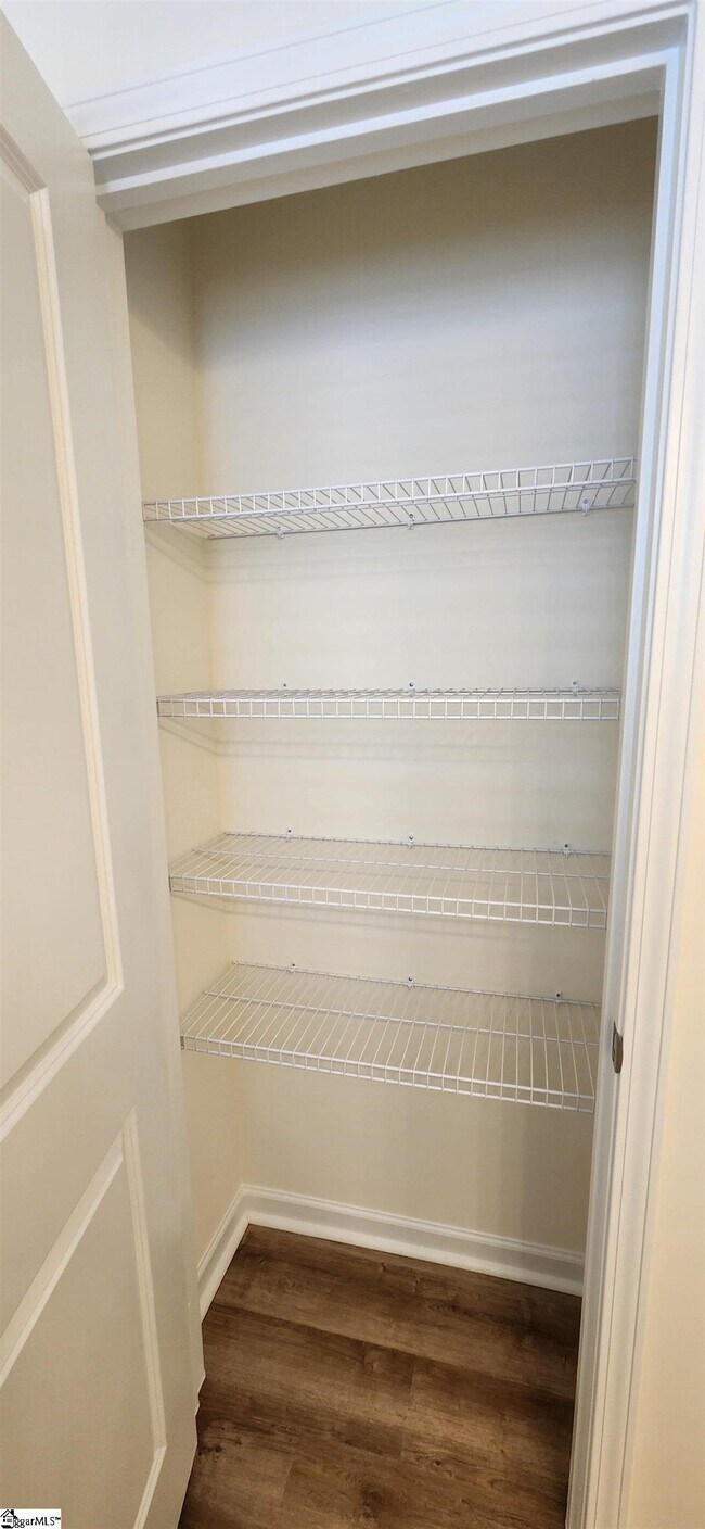 Building Photo - 5035 Sunnycreek Dr