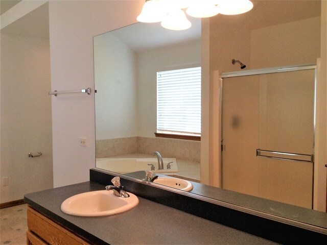 Building Photo - 16200 Carlow Cir