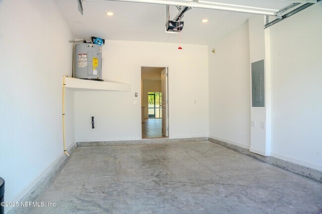 Building Photo - 2221 Windward Cay Ln