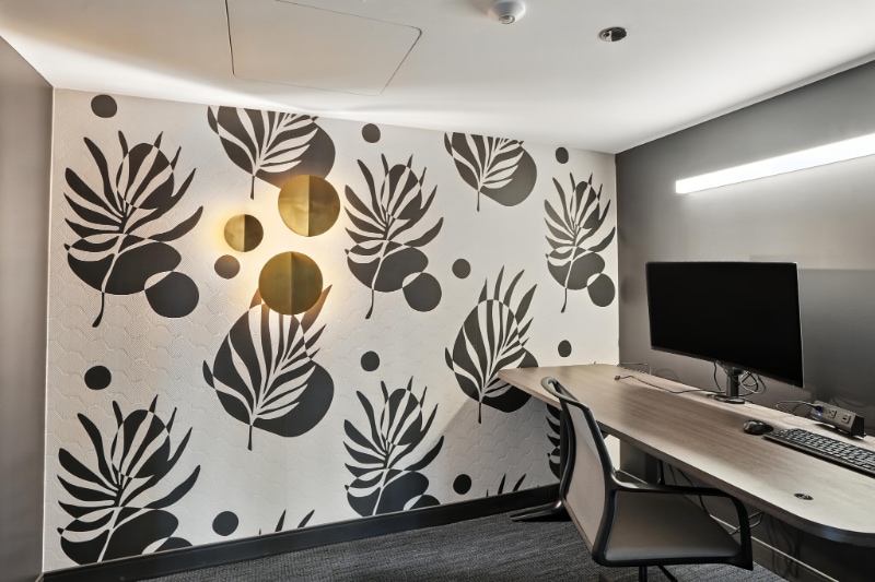 Building Photo - 548 N Kingsbury St