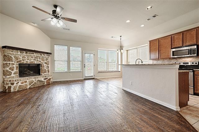 Building Photo - 1216 Realoaks Dr