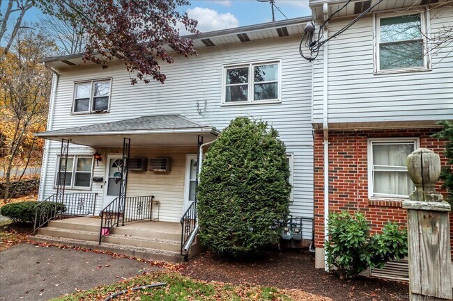 Building Photo - 115 Kensington Ave