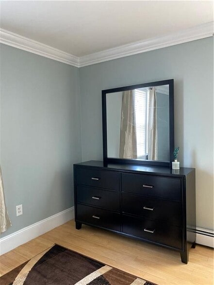 Building Photo - 481 Pine St