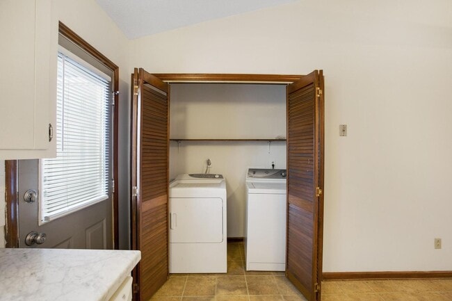 Building Photo - 205 Corey Ct