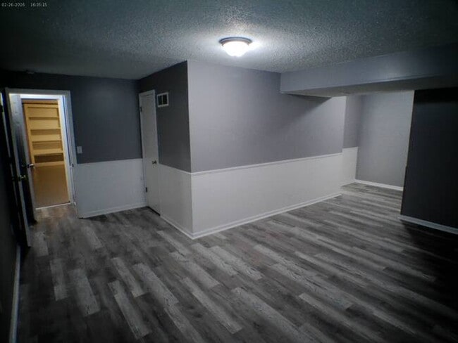 Building Photo - Amazing 4 bedrooms and 2.5 baths raised ranch located in High Ridge Manor on N Winchester Ave in ...