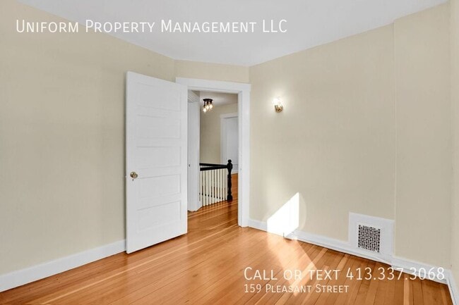 Building Photo - 159 Pleasant St