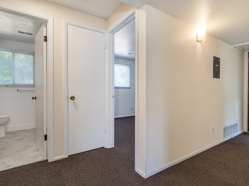 Building Photo - 938 23rd St