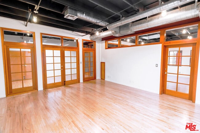 Building Photo - 5401 Alvern Cir