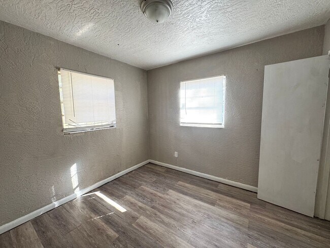 Building Photo - 1209 Carlsbad Pl