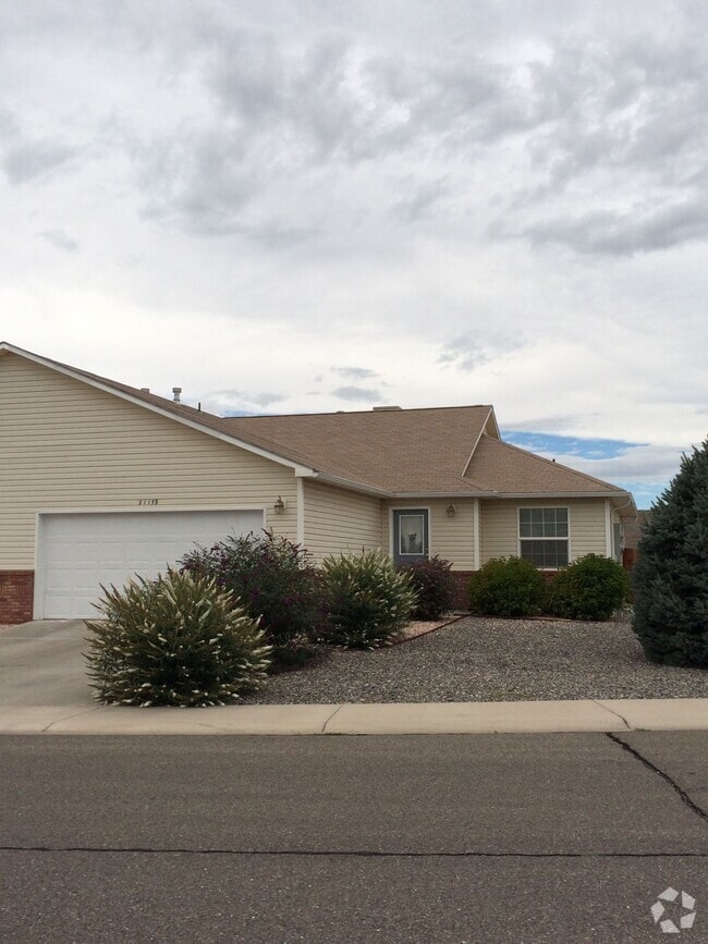 Building Photo - 2127 Mead Ln