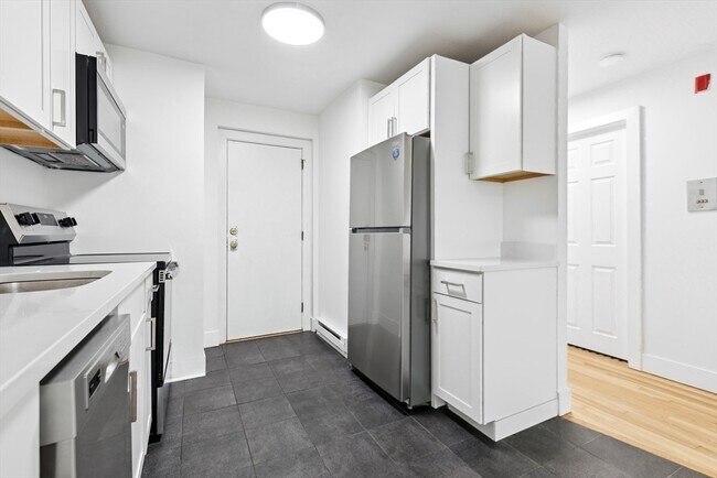 Building Photo - 303 Broadway