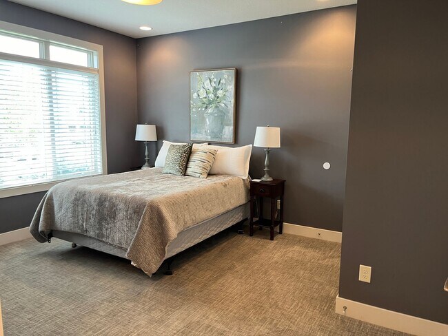 Building Photo - Rochester's Finest Guest Home