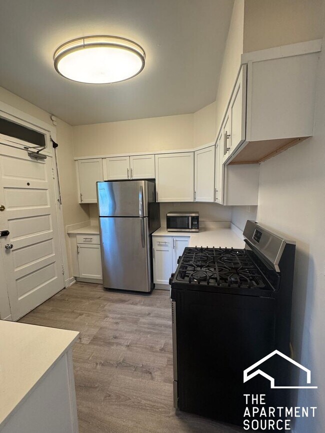 Building Photo - 201 Kedzie St