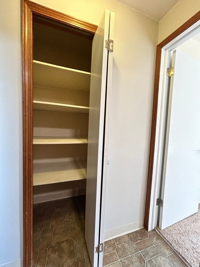 Building Photo - 2 Bedroom Mountain Home with Loft and Spec...
