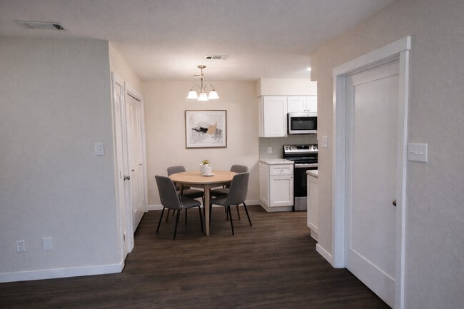 Building Photo - Manor Terrace